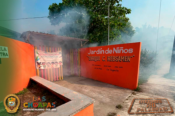 fotopequeño 5 escuelas fumigadas.jpg.jpeg